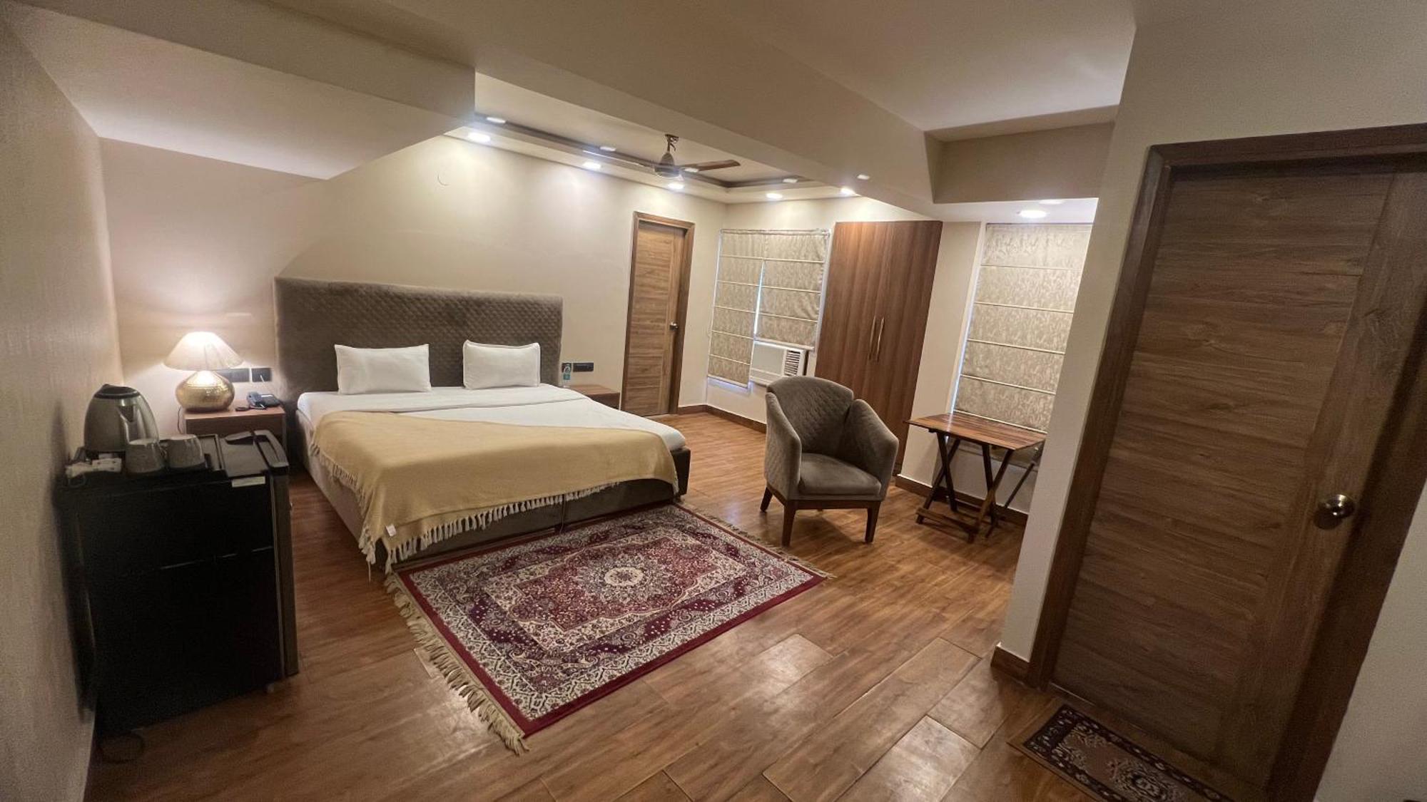 The Dream House Bed & Breakfast New Delhi Exterior photo